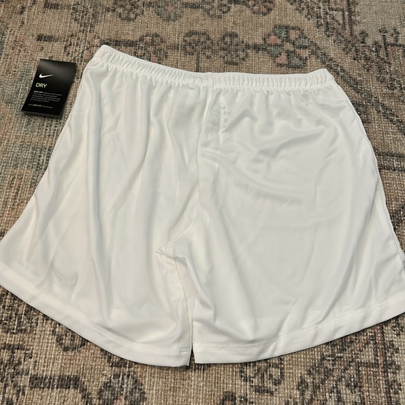 NWT Nike Women’s League Knit Short in White - Picture 4 of 4